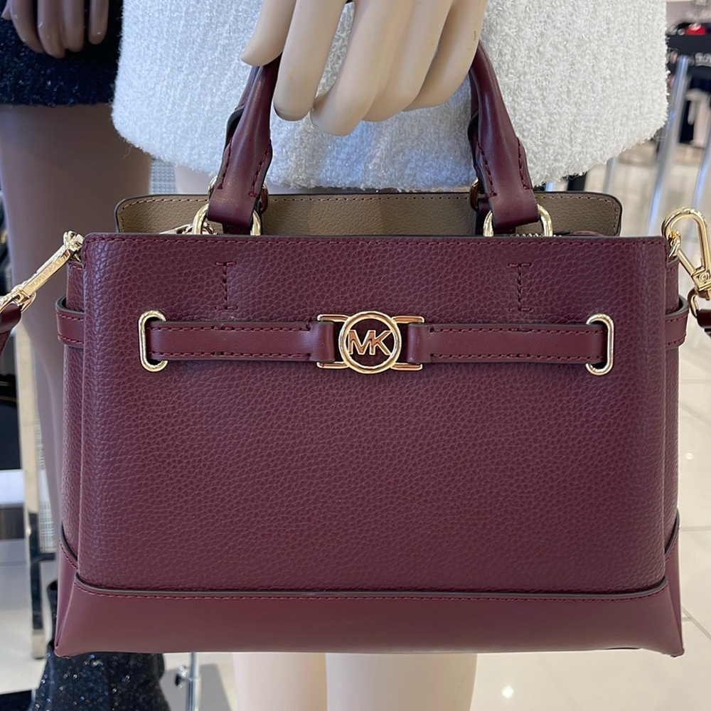 Michael Kors Reed Small Satchel Crossbody Center Zip Bag
Color: OXBLOOD 
NWT - Picture 5 of 16